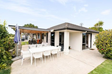 Photo of property in 12 Carrington Drive, Papamoa Beach, Papamoa, 3118