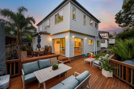 Photo of property in 6b Cronin Place, Beach Haven, Auckland, 0626