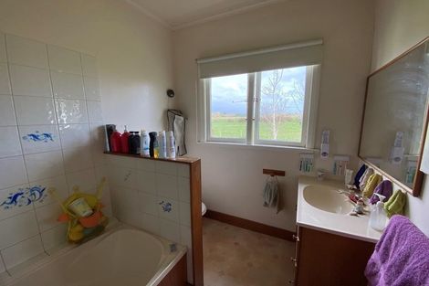 Photo of property in 328 Arapaepae Road, Levin, 5571
