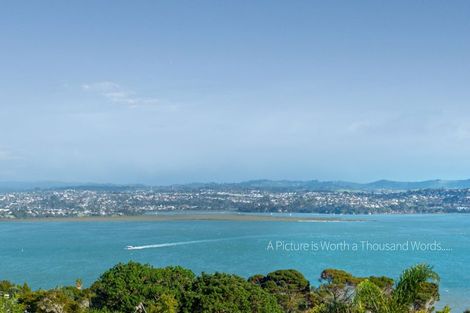Photo of property in 5 Island Bay Road, Beach Haven, Auckland, 0626