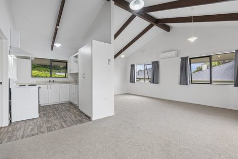 Photo of property in 4 Mayfair Place, Westown, New Plymouth, 4310