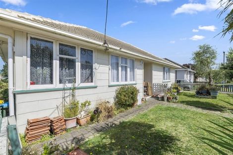 Photo of property in 18 Cornwall Crescent, Cannons Creek, Porirua, 5024