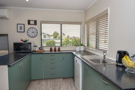 Photo of property in 19a Charles Street, Carterton, 5713