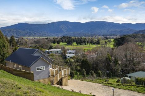Photo of property in 32 Arapeta Place, Takaka, 7110