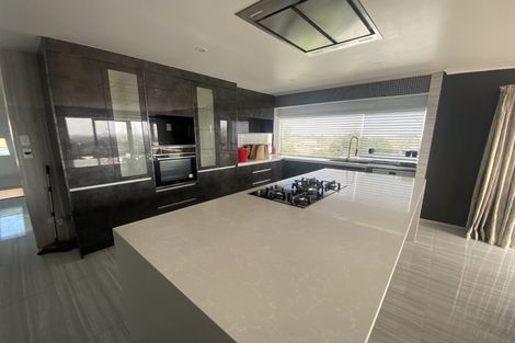 Photo of property in 54 Redoubt Road, Clover Park, Auckland, 2105