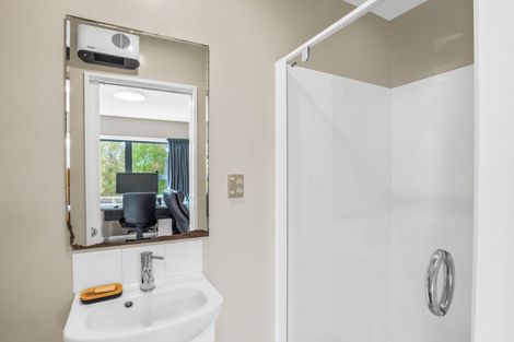 Photo of property in 8b Broadbent Street, Riccarton, Christchurch, 8041