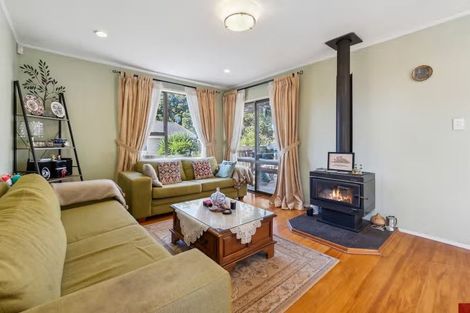 Photo of property in 10 Purata Place, Mangere Bridge, Auckland, 2022