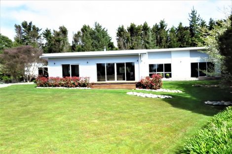 Photo of property in 1 Lakeside Terrace, Westport, 7892