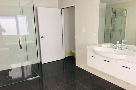 Photo of property in 8 Tuatini Place, Long Bay, Auckland, 0630