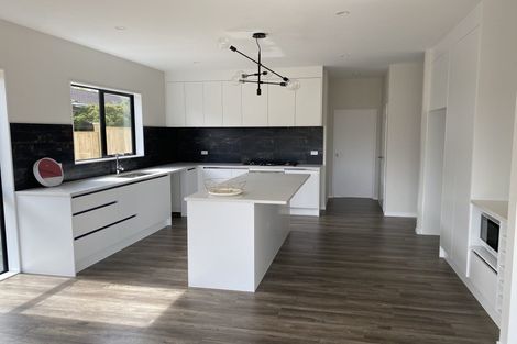 Photo of property in 32a Tupaki Place, Pakuranga Heights, Auckland, 2010