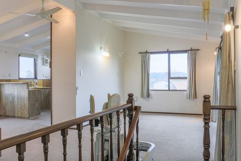 Photo of property in 18 Tawhara Place, Edgecumbe, 3120