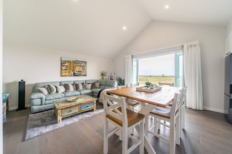 Photo of property in 87 Rutherford Drive, Waikanae Beach, Waikanae, 5036