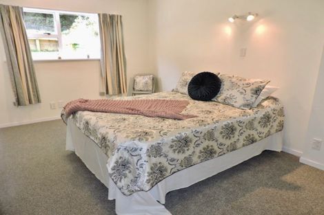 Photo of property in 8 Saint Catherines Terrace, Tawa, Wellington, 5028