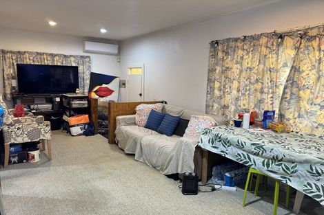 Photo of property in 72 Peach Road, Glenfield, Auckland, 0629