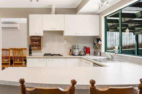 Photo of property in 9 Toledo Avenue, Henderson, Auckland, 0612