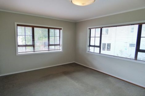 Photo of property in 2a Korotaha Terrace, Rothesay Bay, Auckland, 0630