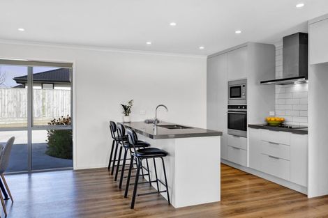 Photo of property in 7 Rua Place, Bell Block, New Plymouth, 4312