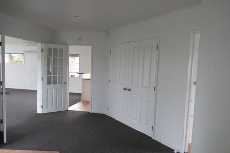 Photo of property in 5 Adrian Grove, Waikanae Beach, Waikanae, 5036