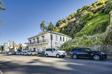 Photo of property in 29 Marine Parade, Bluff Hill, Napier, 4110