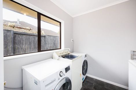 Photo of property in 77 Pacific Drive, Fitzherbert, Palmerston North, 4410