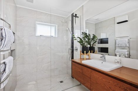 Photo of property in 9 Amorino Drive, Red Beach, 0932