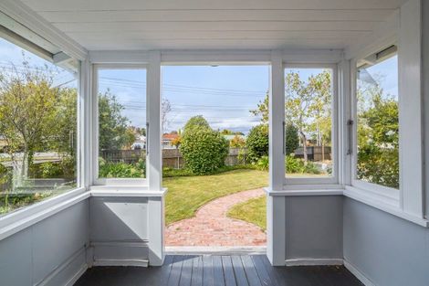 Photo of property in 35 Cambridge Terrace, Masterton, 5810