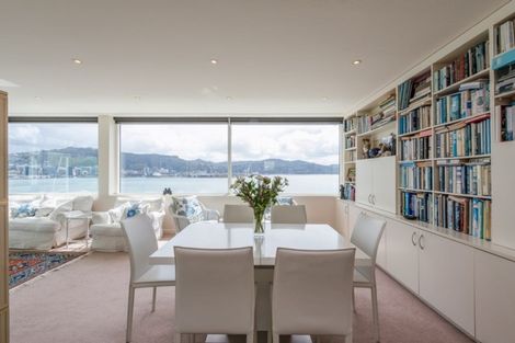 Photo of property in Oriana Apartments, 248 Oriental Parade, Oriental Bay, Wellington, 6011