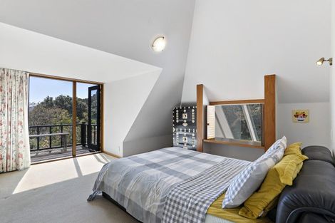 Photo of property in 18 Marama Terrace, Eastbourne, Lower Hutt, 5013