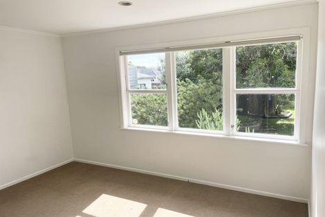 Photo of property in 7 Edgerton Road, Te Atatu Peninsula, Auckland, 0610