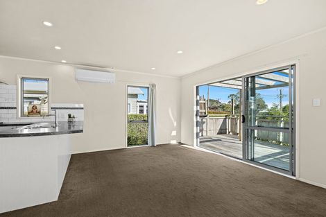 Photo of property in 3 Gazelle Avenue, Beach Haven, Auckland, 0626