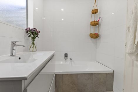 Photo of property in 59b Arran Road, Browns Bay, Auckland, 0630