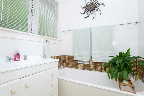 Photo of property in 28 Kara Street, Outer Kaiti, Gisborne, 4010