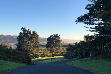 Photo of property in 2/811a Te Atatu Road, Te Atatu Peninsula, Auckland, 0610