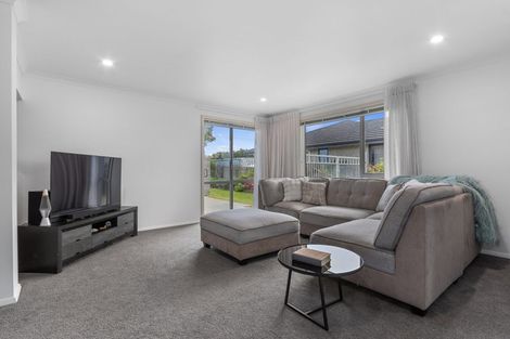 Photo of property in 82 Barbados Way, One Tree Point, 0118