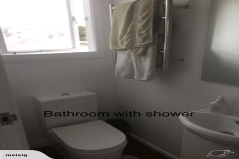 Photo of property in 98 Howard Road, Orere Point, Papakura, 2585