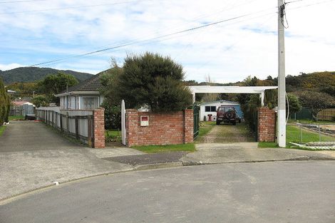 Photo of property in 19 Dunn Street, Wainuiomata, Lower Hutt, 5014