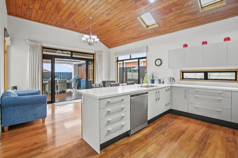 Photo of property in 7a Rimu Street, Strandon, New Plymouth, 4312