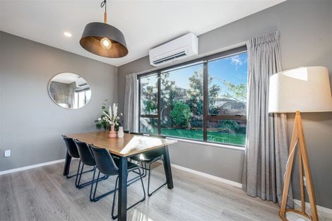 Photo of property in 3 Stow Place, Henderson, Auckland, 0612