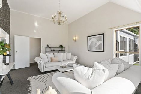 Photo of property in 27 Paddington Grove, Karori, Wellington, 6012