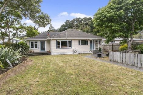 Photo of property in 4 Coast Road, Wainuiomata, Lower Hutt, 5014