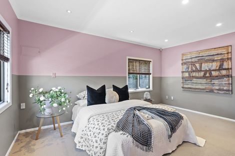 Photo of property in 6 Otitori Bay Road, Titirangi, Auckland, 0604