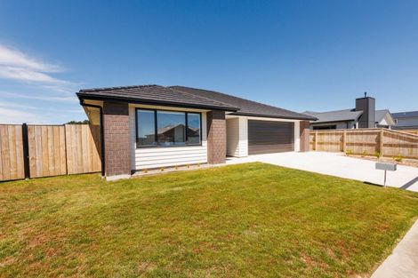 Photo of property in 50 Atlantic Drive, Fitzherbert, Palmerston North, 4410