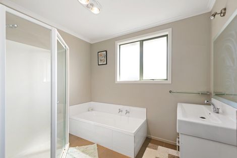 Photo of property in 16 La Salle Drive, Westown, New Plymouth, 4310