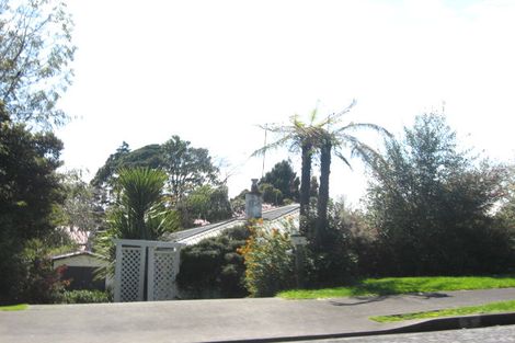 Photo of property in 5 Alberta Road, Glen Avon, New Plymouth, 4312