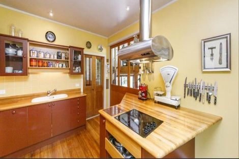 Photo of property in 24 Weston Avenue, Roslyn, Palmerston North, 4414