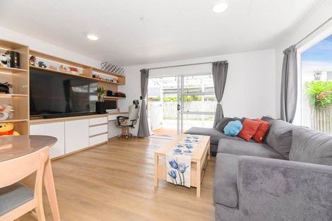 Photo of property in 4/8 Onslow Road, Papakura, 2110