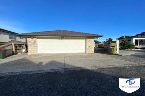 Photo of property in 11 Andover Way, Goodwood Heights, Auckland, 2105