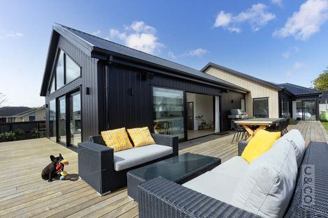 Photo of property in 7 Robert Might Road, Kumeu, 0810