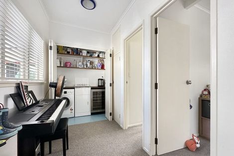 Photo of property in 11 Holgate Avenue, Herald Island, Auckland, 0618