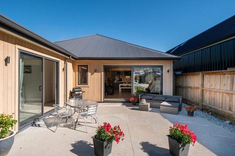 Photo of property in 19 Grain Close, Jacks Point, 9371